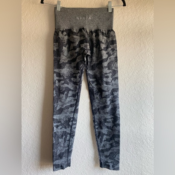 NVGTN Camo Seamless Contour Leggings Black Grey ~ Size Small - Picture 7 of 10